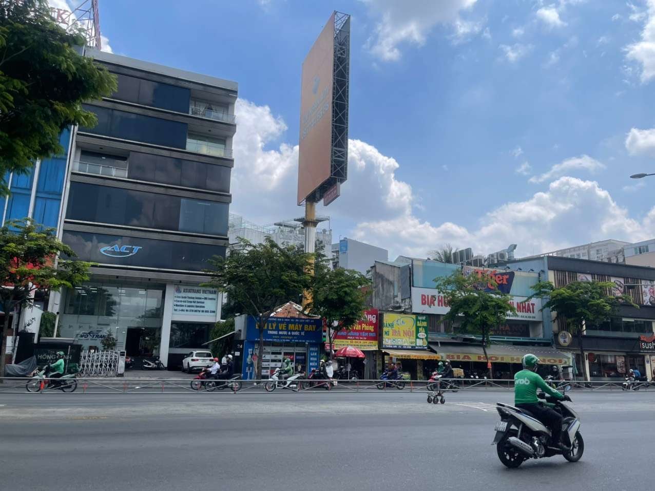 BÁN ĐẤT MẶT TIỀN ĐƯỜNG TRƯỜNG SƠN . GIÁ ĐẦU TƯ SINH LỜI BÁN ĐẤT MẶT TIỀN ĐƯỜNG TRƯỜNG SƠN . GIÁ ĐẦU TƯ SINH LỜI