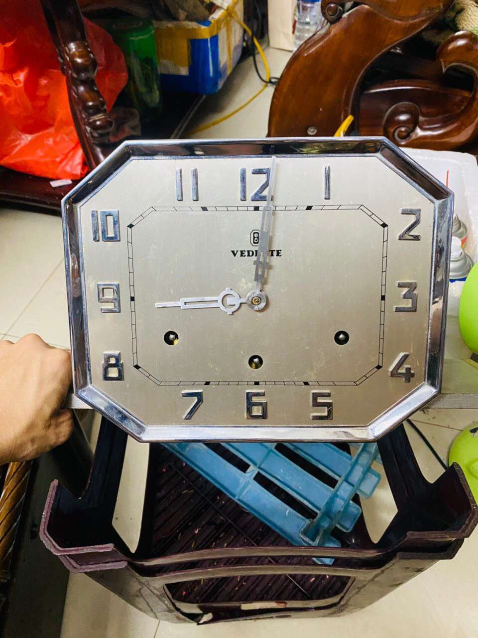 ĐỒNG HỒ TREO TƯỜNG MANG THƯƠNG HIỆU VEDETTE