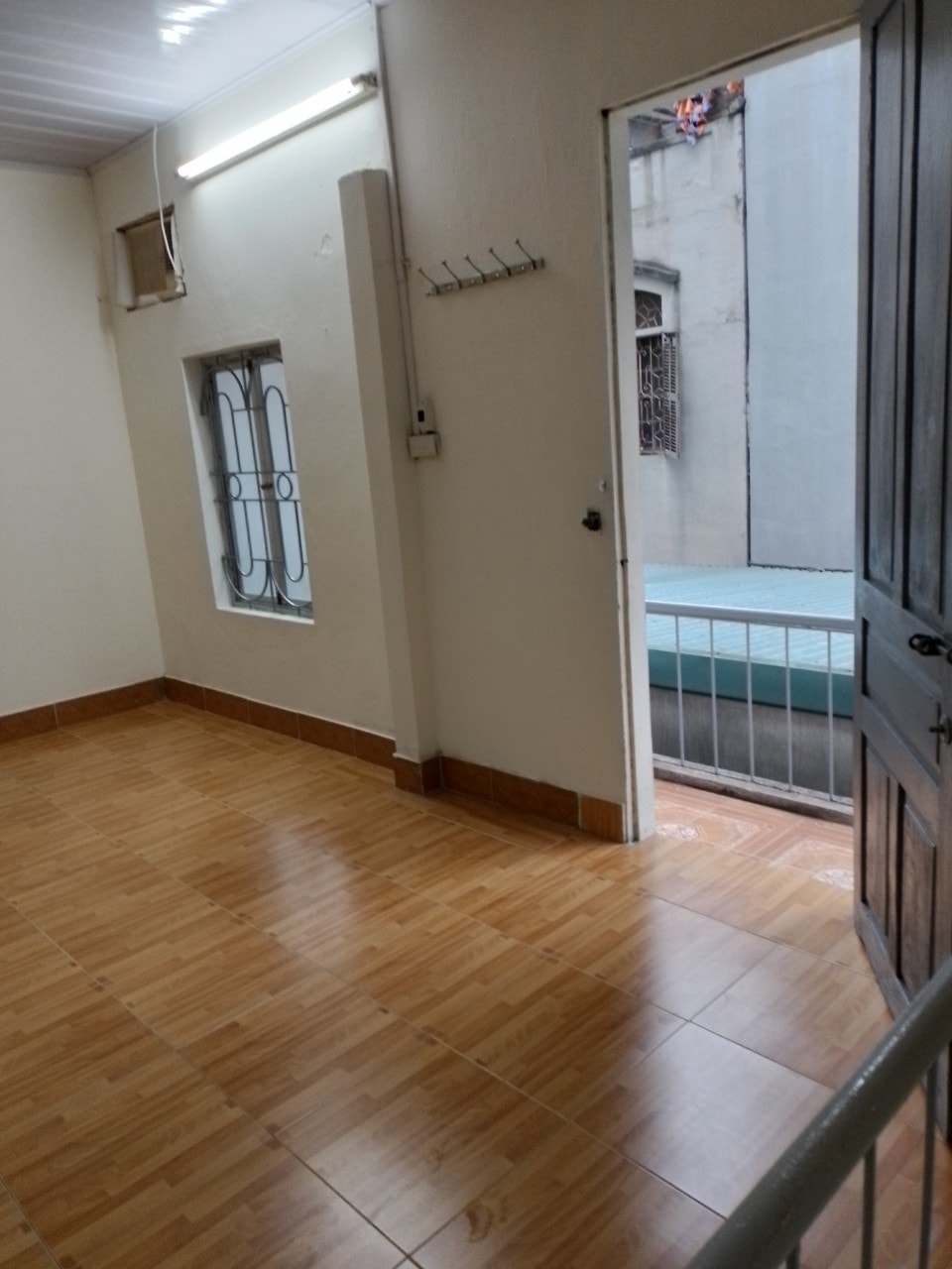 CỰC HIẾM-SÁT HỒ TÂY GIÓ LỘNG-25M-MT5,5M-NHỈNH 2TỶ. CỰC HIẾM-SÁT HỒ TÂY GIÓ LỘNG-25M-MT5,5M-NHỈNH 2TỶ.