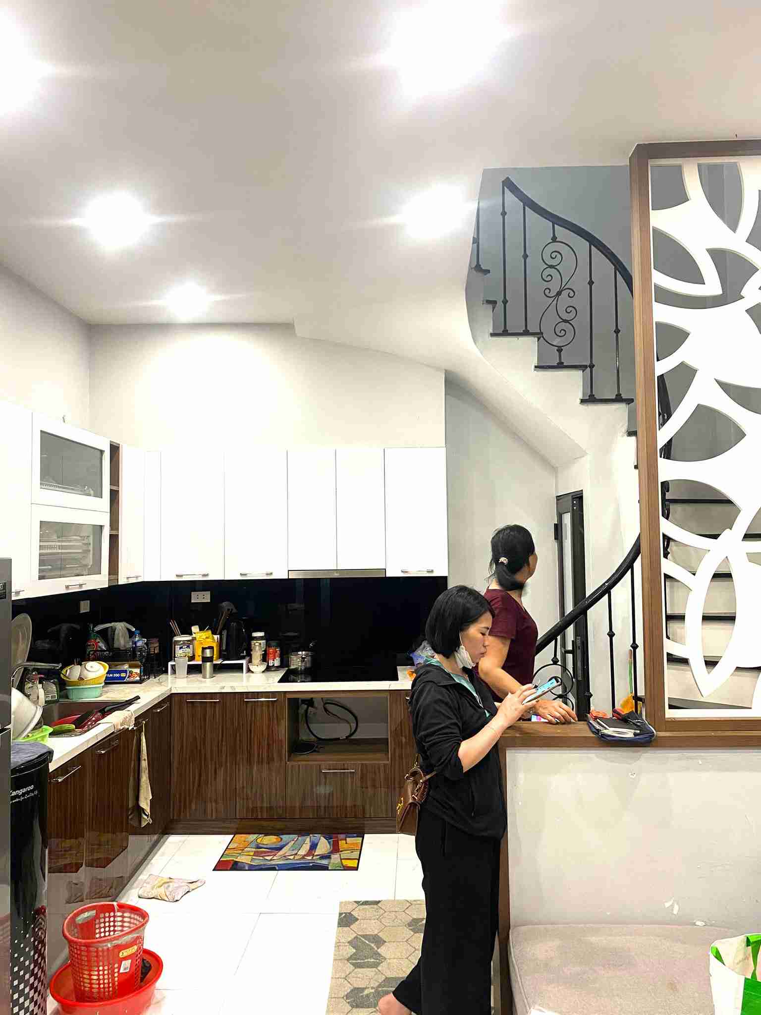 BÁN NHANH CĂN NHÀ NỘI THẤT SA HOA PHỐ PHẠM VĂN ĐỒNG-BẮC TỪ LIÊM. BÁN NHANH CĂN NHÀ NỘI THẤT SA HOA PHỐ PHẠM VĂN ĐỒNG-BẮC TỪ LIÊM.