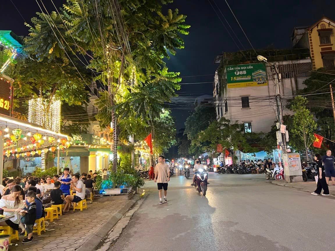 MẶT PHỐ PHÙNG KHOANG, KINH DOANH SẦM UẤT, 62M X 5T, MT4.5M GIÁ 10.6 MẶT PHỐ PHÙNG KHOANG, KINH DOANH SẦM UẤT, 62M X 5T, MT4.5M GIÁ 10.6