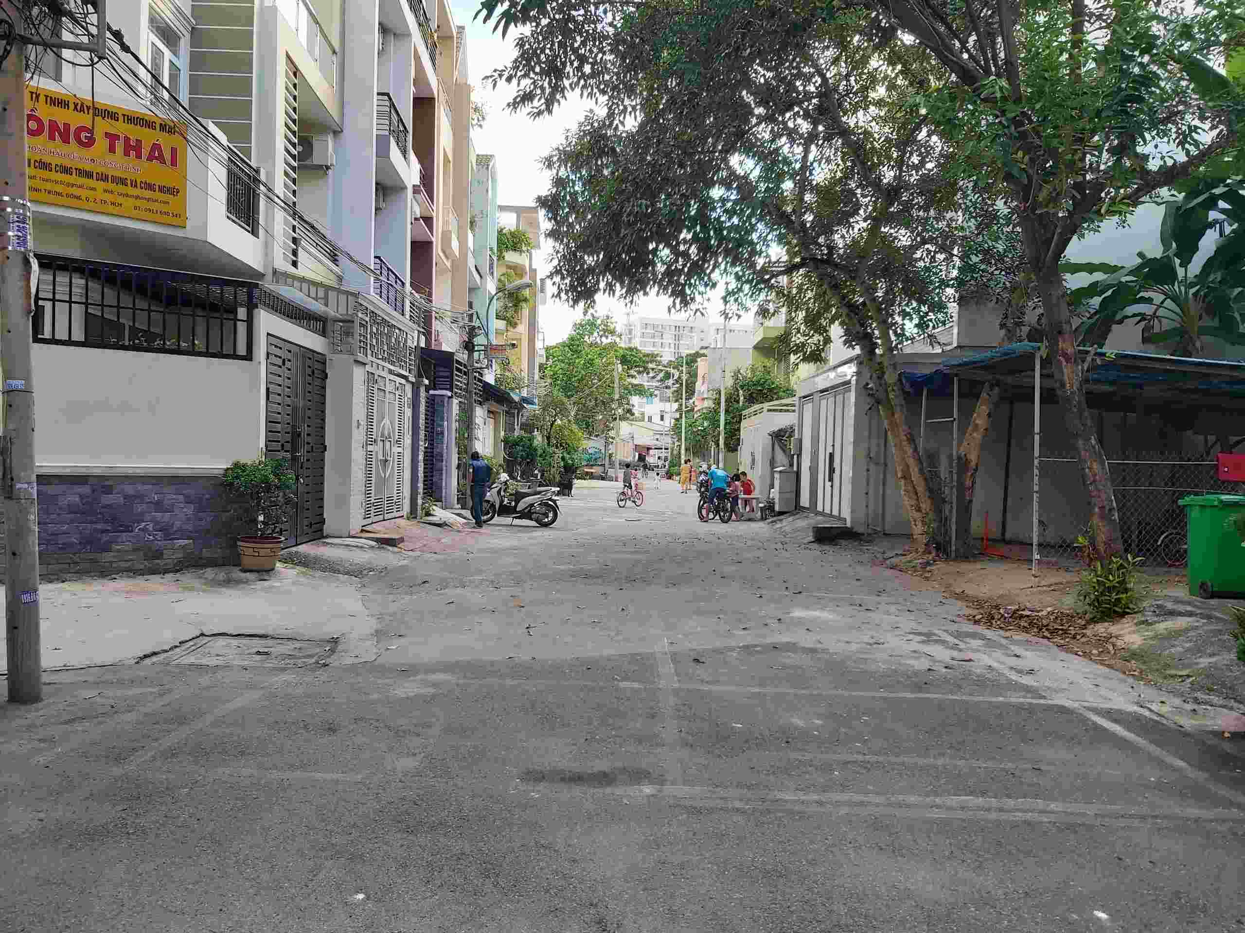 BÁN ĐẤT QUẬN 2 ĐƯỜNG NGUYỂN DUY TRINH KDC ĐÔNG THỦ THIÊM (125M2) 73.5 TR/M2 BÁN ĐẤT QUẬN 2 ĐƯỜNG NGUYỂN DUY TRINH KDC ĐÔNG THỦ THIÊM (125M2) 73.5 TR/M2