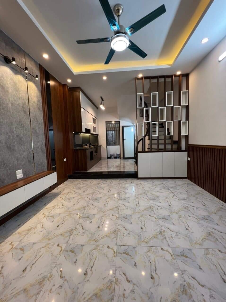 CHỦ NGỘP BÁN GẤP ( NGÂN HÀNG THẨM ĐỊNH 6.8 TỶ NAY BÁN ĐÚNG 6,49TỶ ). NHÀ DT.. CHỦ NGỘP BÁN GẤP ( NGÂN HÀNG THẨM ĐỊNH 6.8 TỶ NAY BÁN ĐÚNG 6,49TỶ ). NHÀ DT..