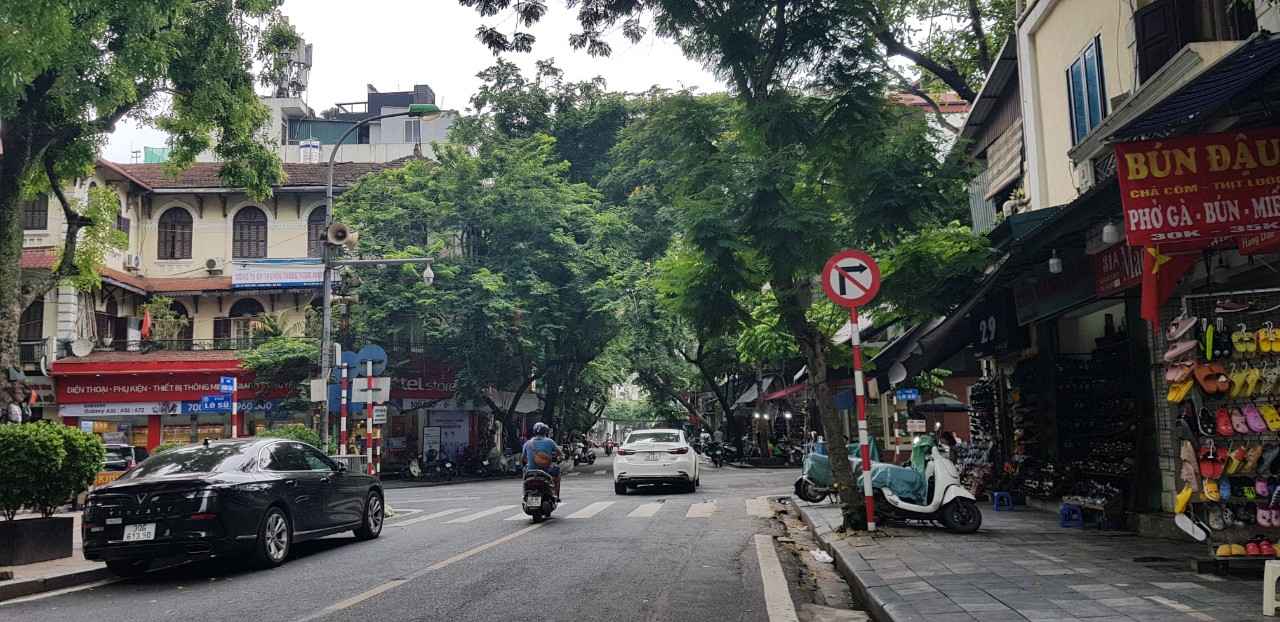 BÁN NHÀ MẶT PHỐ HÀNG KHOAI ĐỒNG XUÂN HOÀN KIẾM HÀ NỘI 80 TỶ. BÁN NHÀ MẶT PHỐ HÀNG KHOAI ĐỒNG XUÂN HOÀN KIẾM HÀ NỘI 80 TỶ.