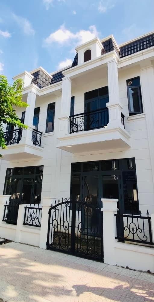 BÁN NHÀ XÂY SẴN, SỔ SẴN, GIÁ RẺ NHẤT KHU VỰC, NẰM NGAY MẶT TIỀN ĐƯỜNG TÂN P.. BÁN NHÀ XÂY SẴN, SỔ SẴN, GIÁ RẺ NHẤT KHU VỰC, NẰM NGAY MẶT TIỀN ĐƯỜNG TÂN P..