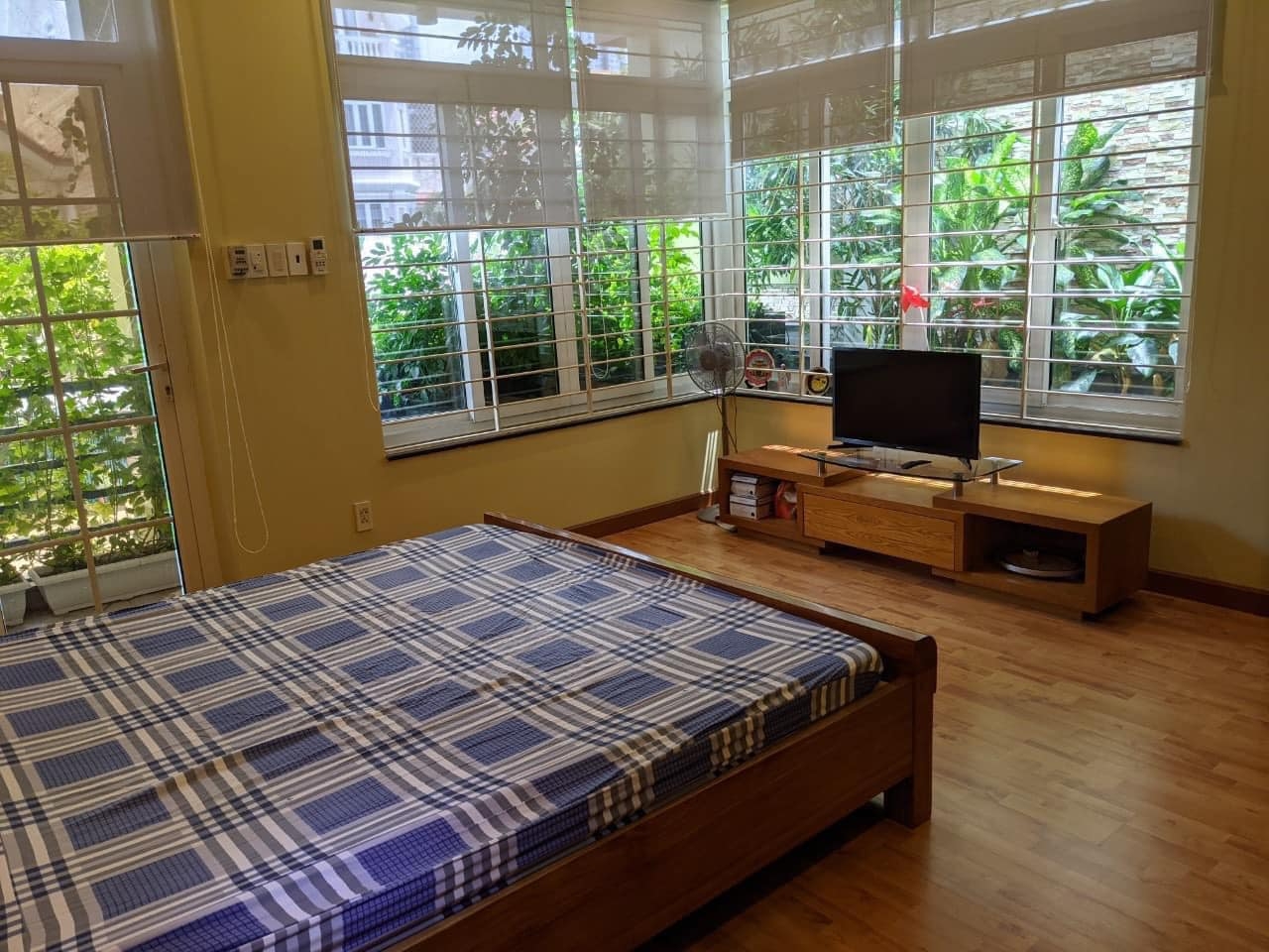 NHÀ BÁN MỚI  MT ĐƯỜNG SỐ NGUYỄN THỊ THẬP.  P TÂN PHONG. 120M2. 3T. CHỈ 22