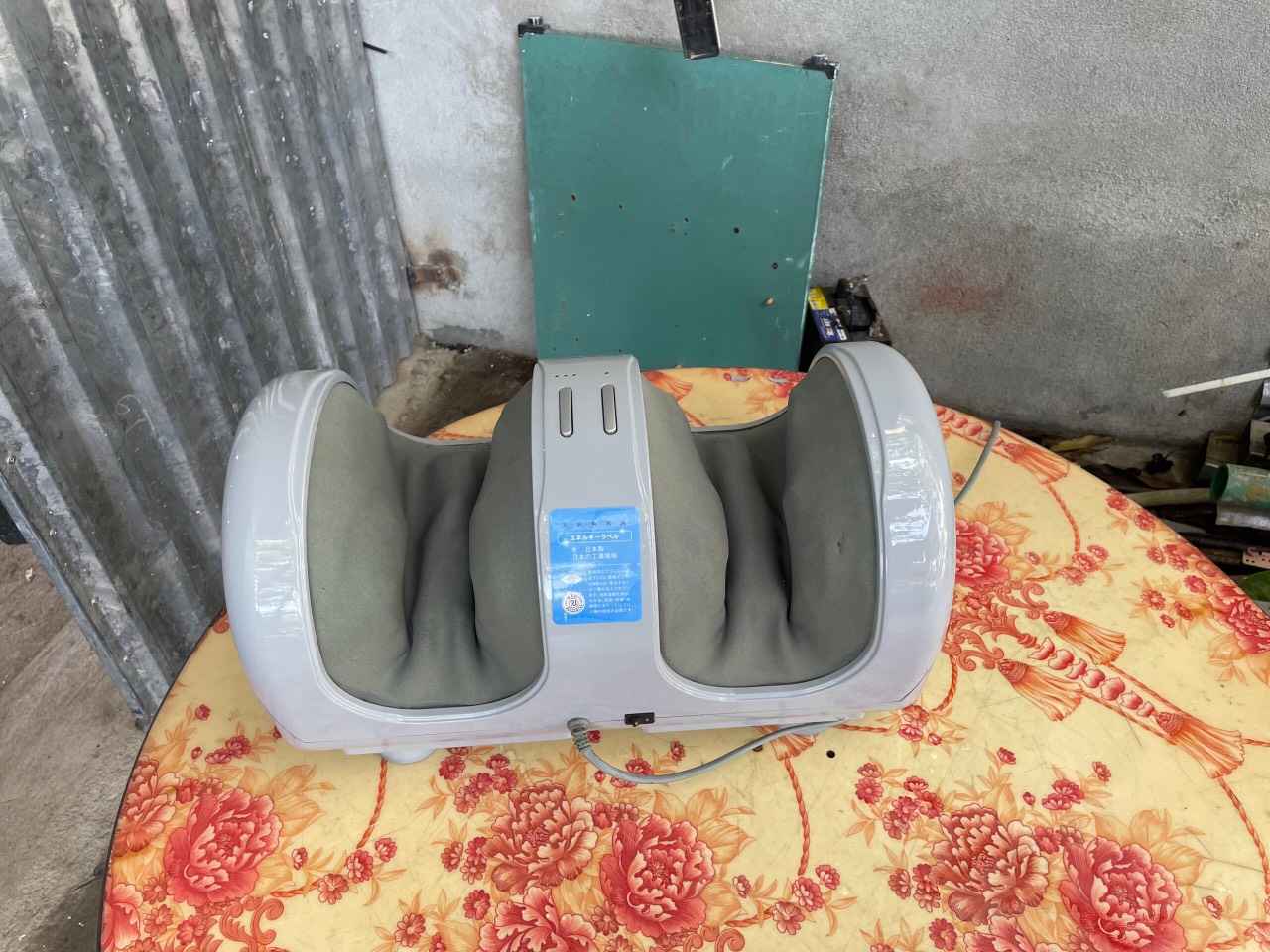 LAI VAN NHẬT BÃI.