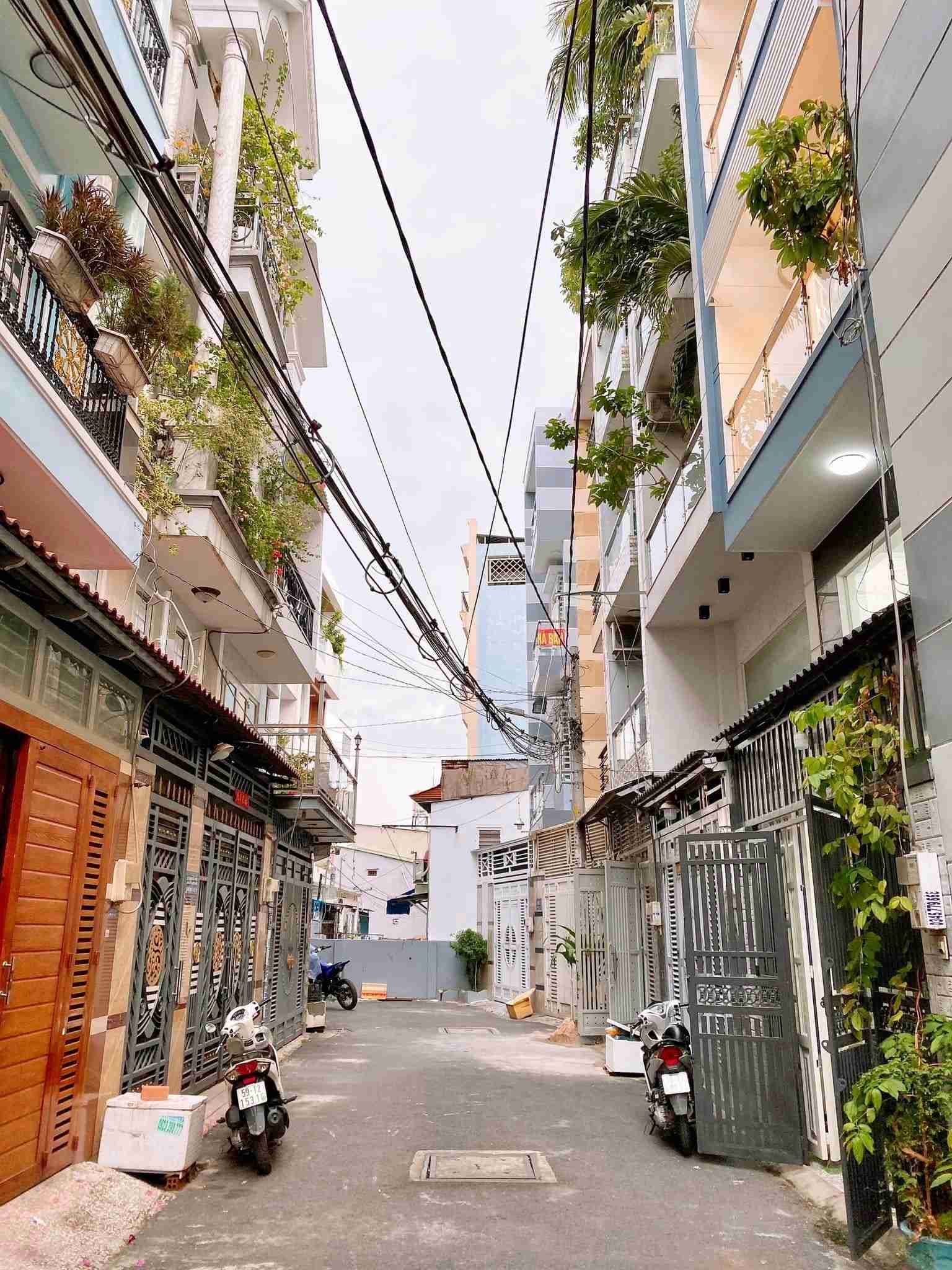 BÁN NHÀ MỚI KHU PHÂN LÔ CÁCH MẶT TIỀN QUANG TRUNG 50M, AN NINH TỐT BÁN NHÀ MỚI KHU PHÂN LÔ CÁCH MẶT TIỀN QUANG TRUNG 50M, AN NINH TỐT